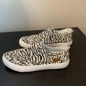 Blowfish Malibu canvas shoe size 8.5. Animal print